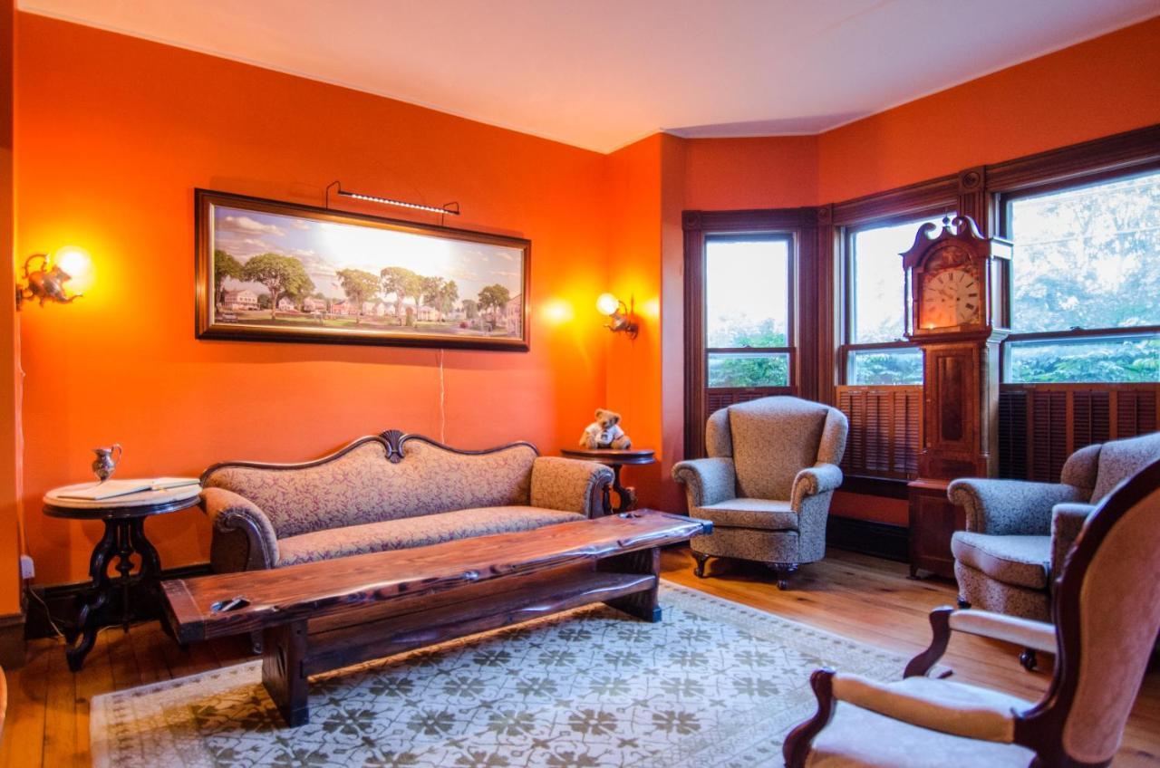 Heart Of The Village Bed & Breakfast In Shelburne Vt Extérieur photo