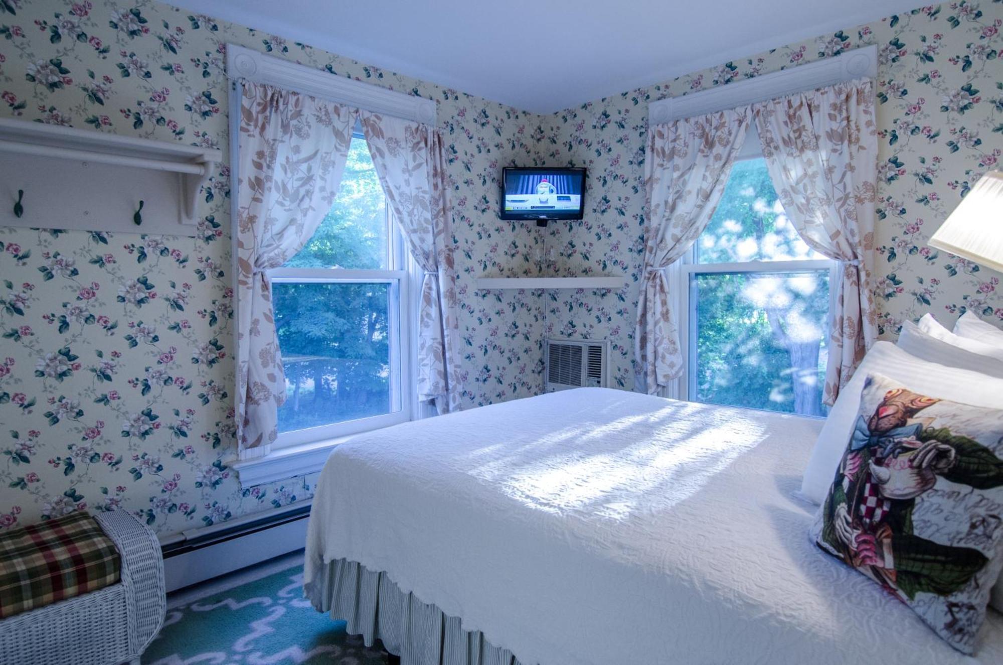 Heart Of The Village Bed & Breakfast In Shelburne Vt Extérieur photo