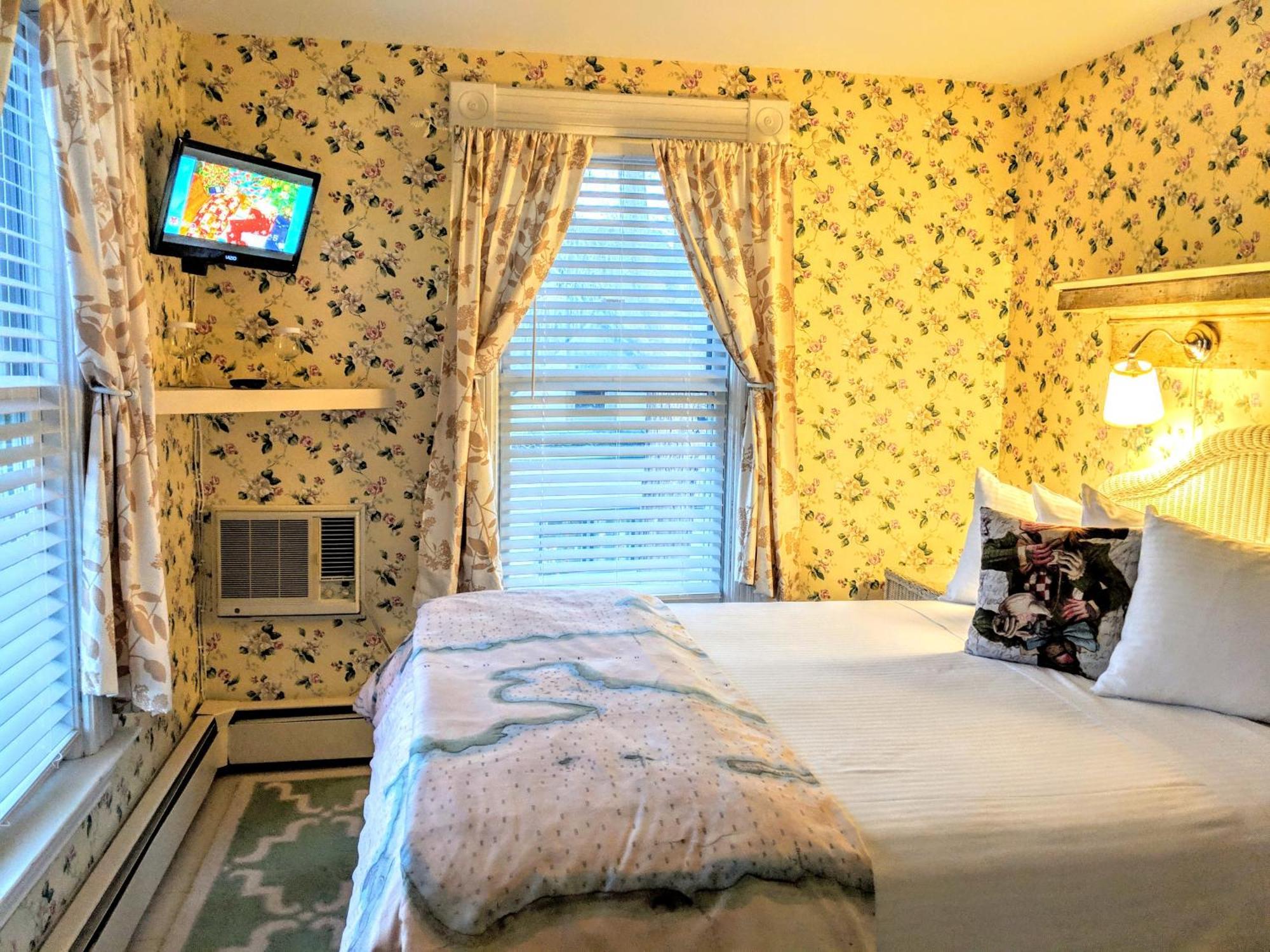 Heart Of The Village Bed & Breakfast In Shelburne Vt Extérieur photo