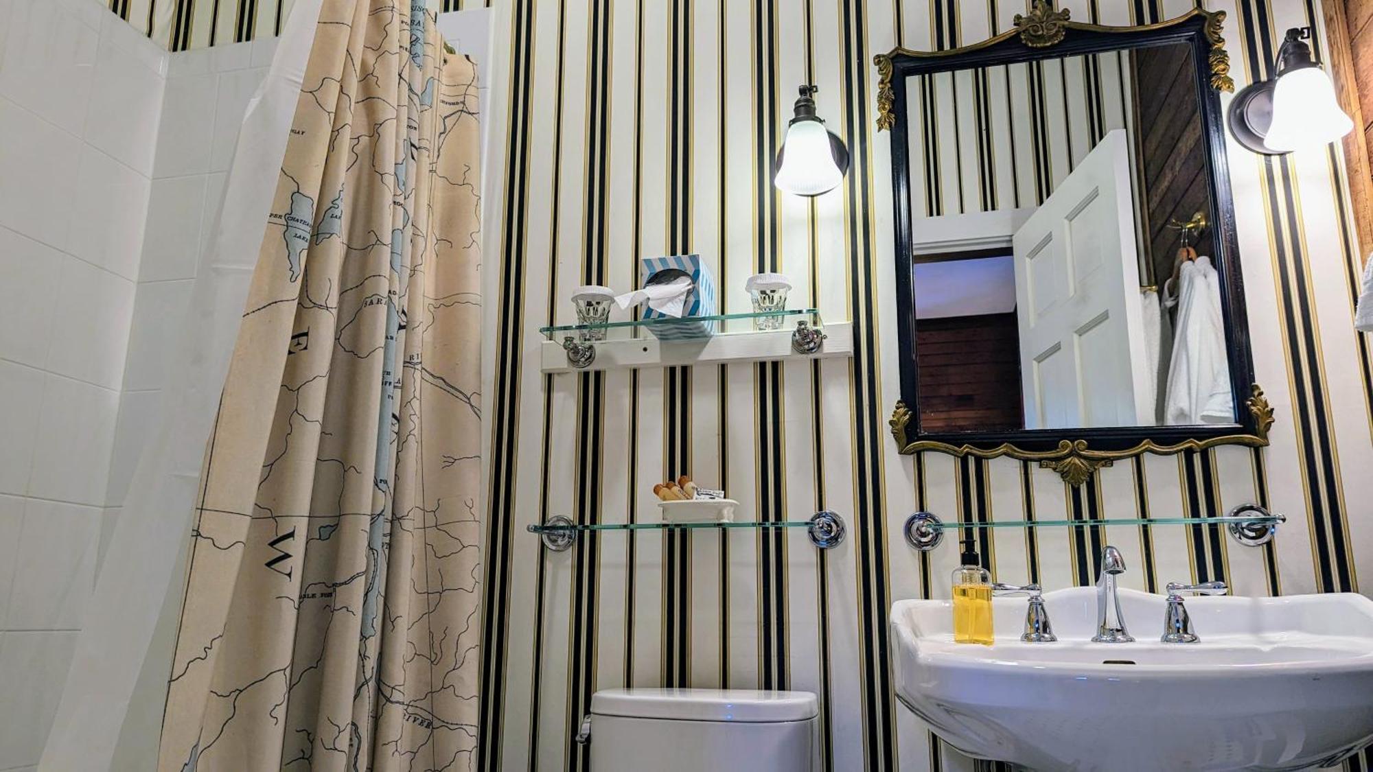 Heart Of The Village Bed & Breakfast In Shelburne Vt Chambre photo