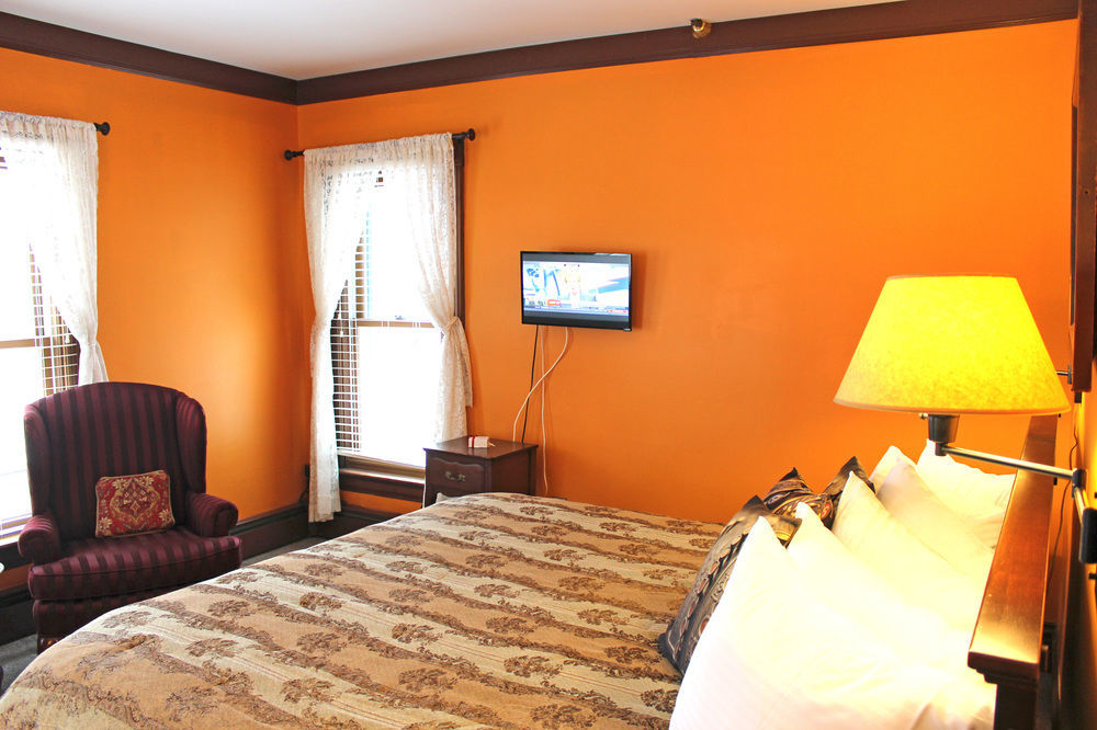 Heart Of The Village Bed & Breakfast In Shelburne Vt Extérieur photo
