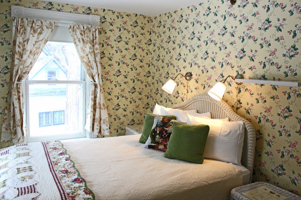 Heart Of The Village Bed & Breakfast In Shelburne Vt Extérieur photo
